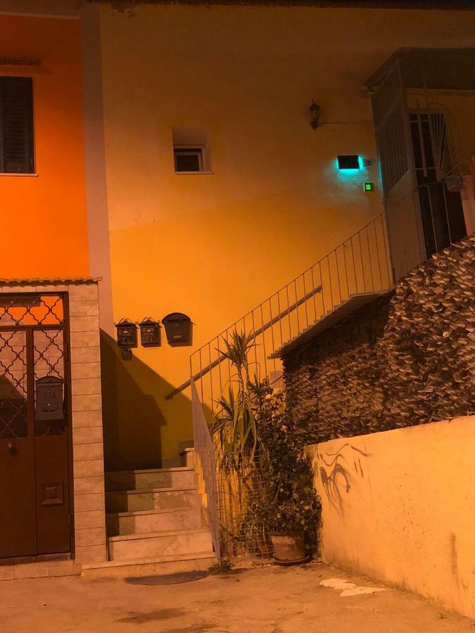 Room25Mq Picasso Cercola Zewnętrze zdjęcie